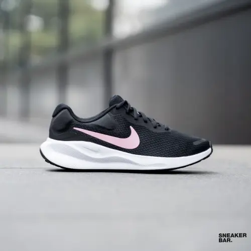 Кроссовки Nike Revolution 7 