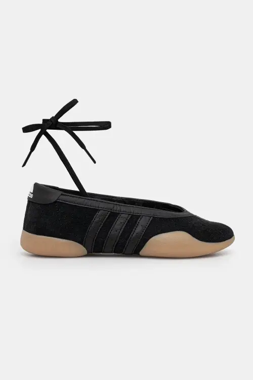 Замшевые балетки adidas Originals Taekwondo Mei Ballet W цвет чёрный