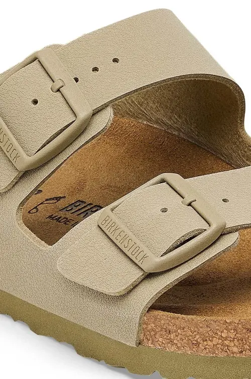 Шлепанцы Birkenstock Arizona мужские цвет бежевый