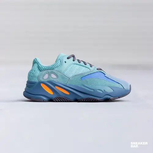 Кроссовки Adidas Yeezy Boost 700 