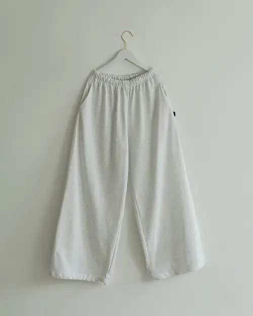 Брюки Tassha Yu Ashley Sweatpants White Melange