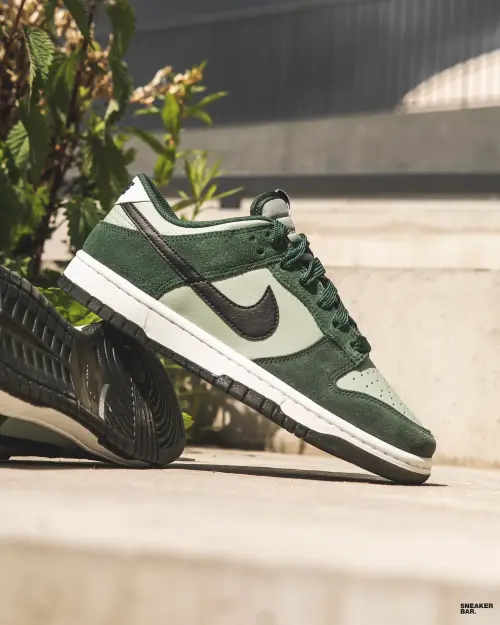 Кроссовки Nike DUNK LOW RETRO SE