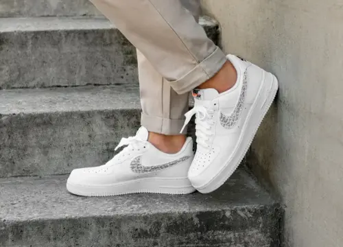Nike Air Force 1`07 LV8 JDI LNTC 