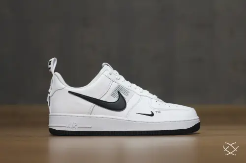 Nike Air Force 1 LV8 UL 