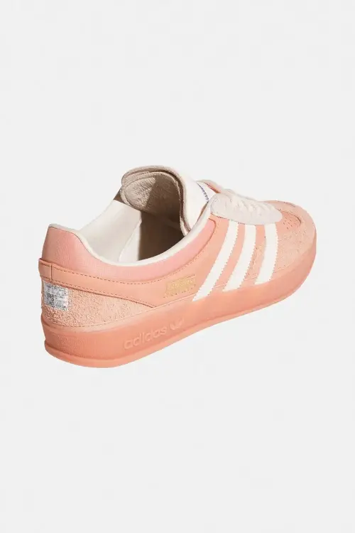 Кожаные кроссовки adidas Originals x Bad Bunny Gazelle Indoor цвет розовый