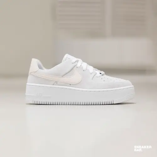 Кроссовки Nike Air Force 1 Sage Low W 