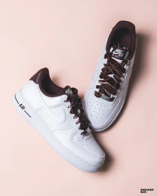 Кроссовки Nike W AIR FORCE 1 07 VINTAGE