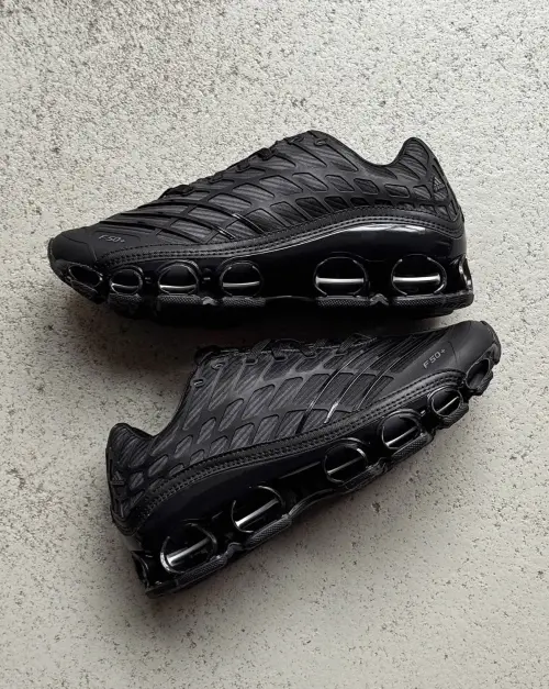 Две эпохи в одном кроссовке: Adidas Megaride F50 — футбольная легенда на механической подошве