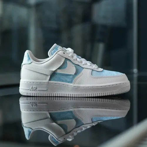 Nike Air Force 1 LXX 