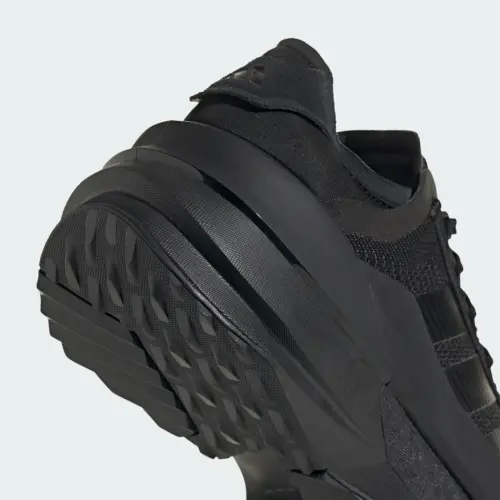 Кроссовки Adidas AvrynX