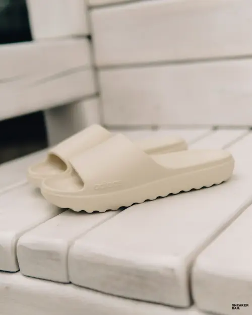 Сланцы ADIDAS ADILETTE LUMIA