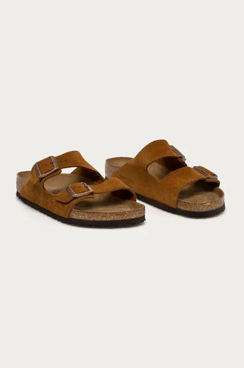 Замшевые шлепанцы Birkenstock Arizona мужские цвет коричневый 1009526