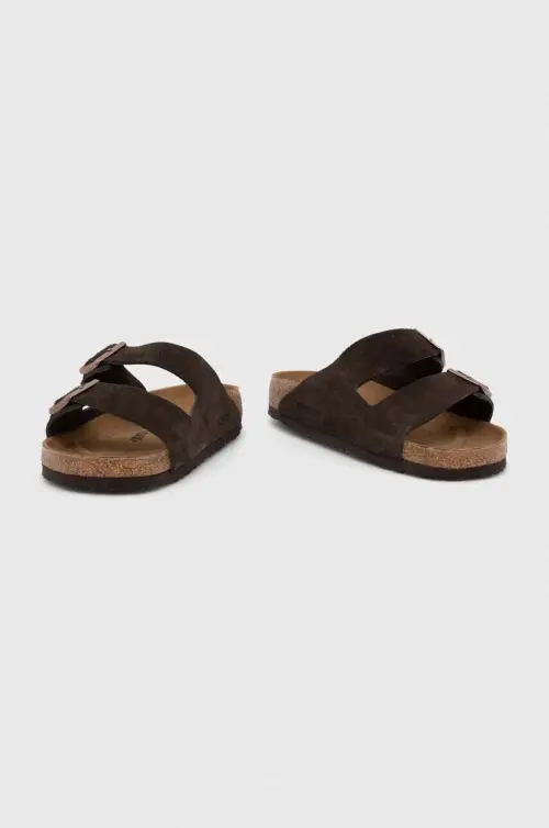 Замшевые шлепанцы Birkenstock Arizona мужские цвет коричневый 1027077