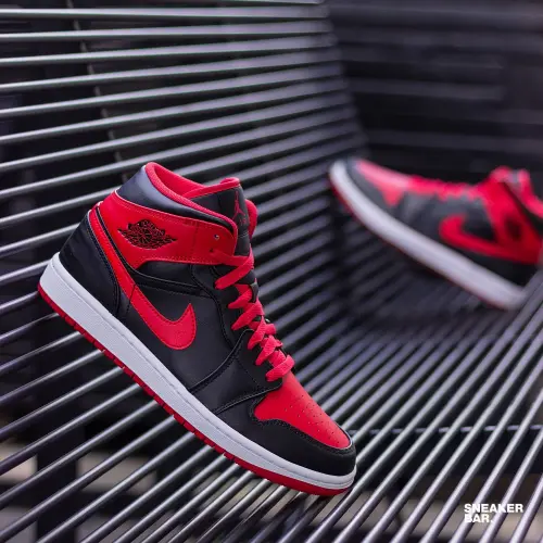 Jordan 1 Mid 