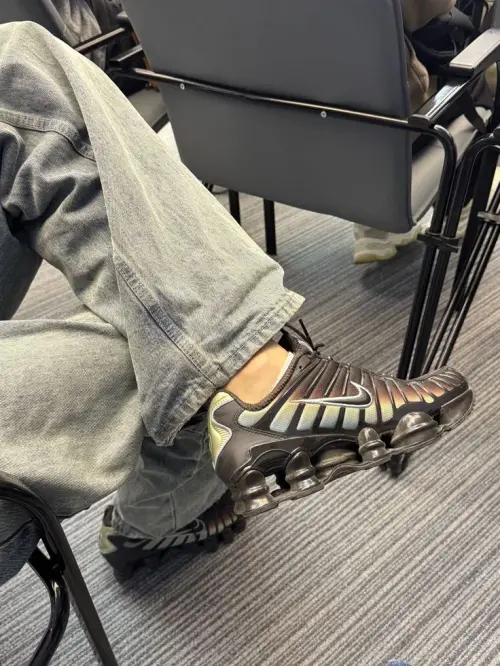 Кроссовки Nike Shox TL — стиль и комфорт для активной жизни