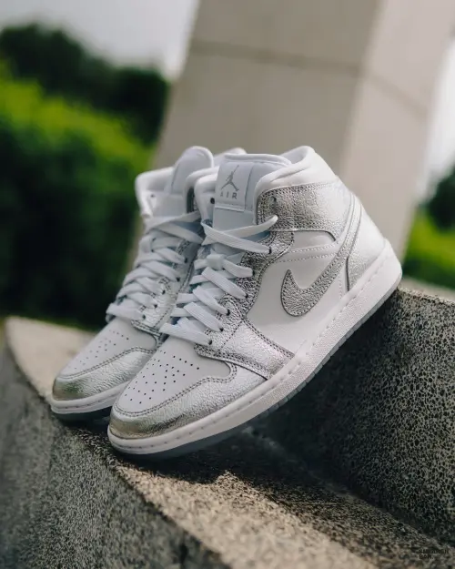 Кроссовки Nike AIR JORDAN 1 MID SE