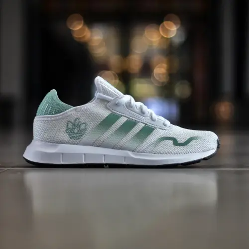 Adidas Swift Run X 