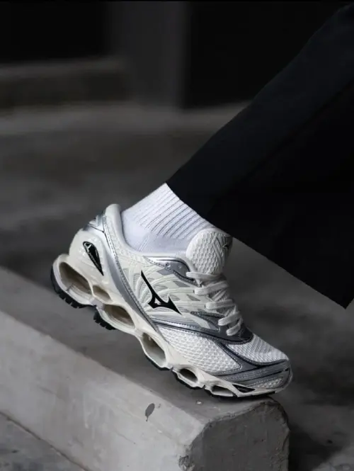 Кроссовки Mizuno WAVE PROPHECY LC