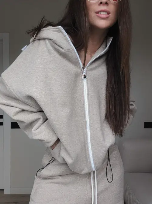 Tassha Yu Tag Me Zip Hoodie Short Beige Melange 