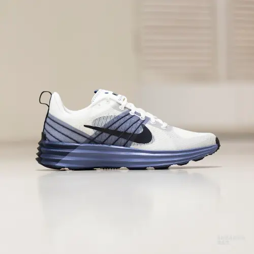Кроссовки Nike Lunar Roam 