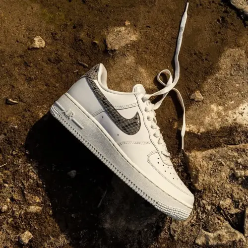 Кроссовки Nike Air Force 1 07 W 