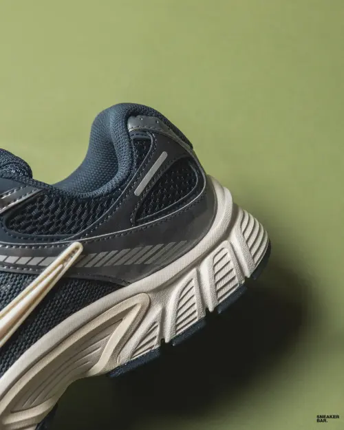 Кроссовки Nike V5 RNR