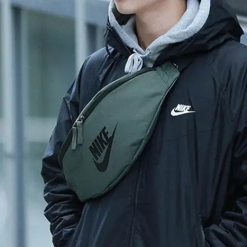 Nike Sportswear Heritage Hip Pack
