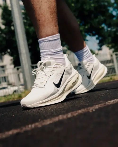 Кроссовки Nike Vomero 18 (HM6803-007)