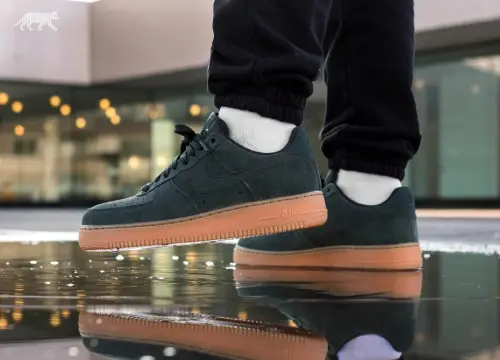 Nike Air Force 1 07 LV8 Suede 