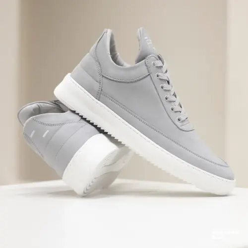 Filling Pieces: 5 моделей со скидкой, на которые стоит обратить внимание