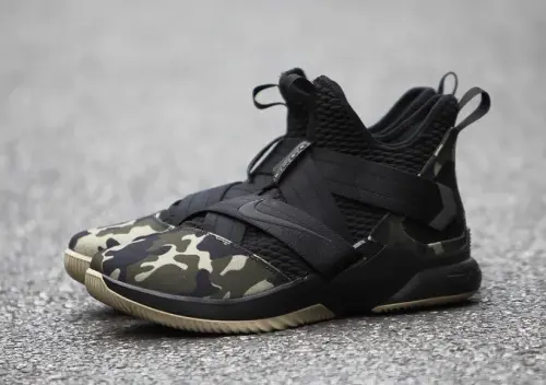Nike Lebron Soldier XII SFG 