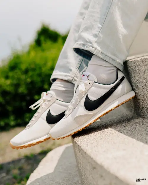 Кроссовки Nike W PRE MONTREAL RACER VNTG