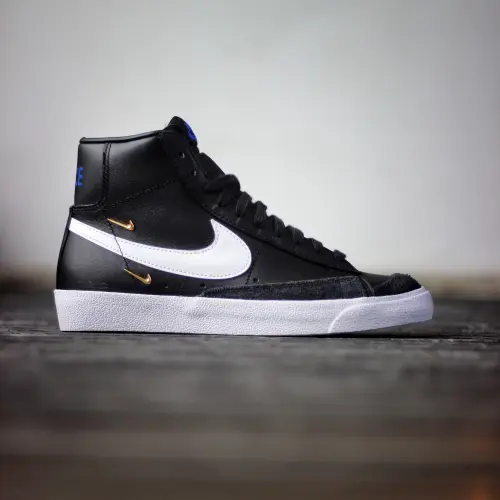 Nike Blazer Mid 77 SE 
