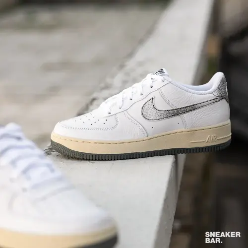 Nike Air Force 1 LV8 3 (GS) (DX1657 100)