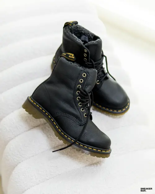 Dr. Martens 1460 Black Grizzly 