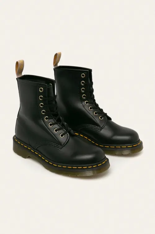 Полусапоги Dr. Martens Vegan 1460 женские цвет чёрный на плоском ходу
