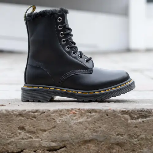 Dr. Martens 1460 Serena 