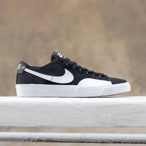 Nike SB Blazer Court 