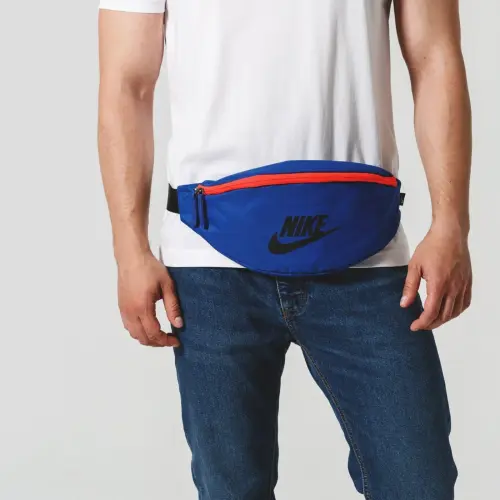 Nike Sportswear Heritage Hip Pack