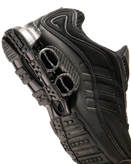 Возвращение легенды нулевых: Adidas Megaride 01