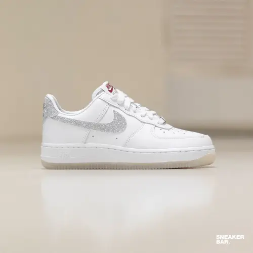 Кроссовки Nike Air Force 1 07 LX 