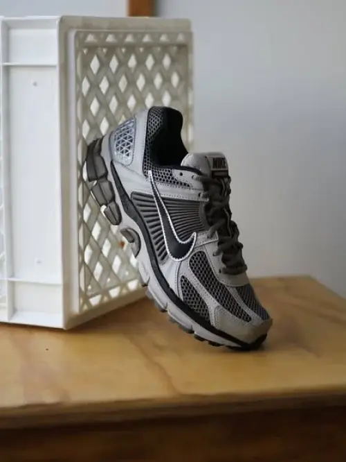Комфорт и амортизация в одной паре:  Nike Zoom Vomero 5