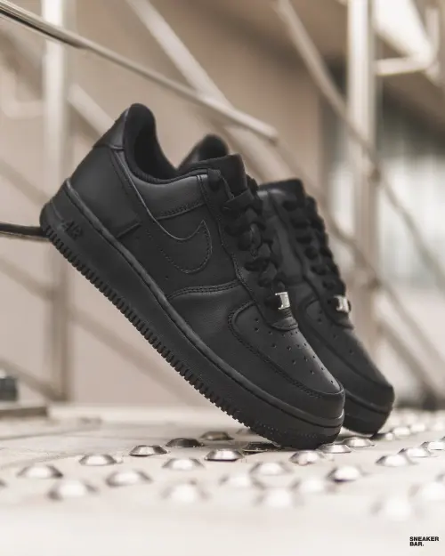 Кроссовки Nike W AIR FORCE 1 07