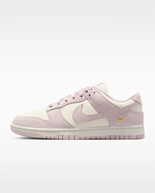 Кроссовки Nike WMNS DUNK LOW