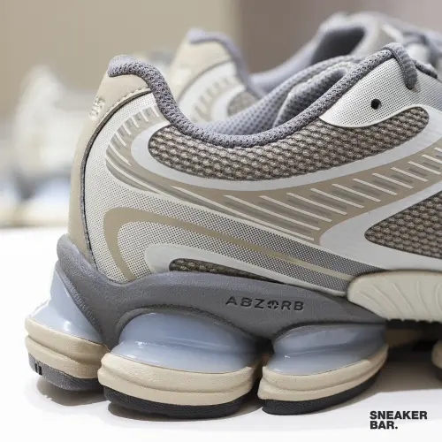 Кроссовки New Balance 2000