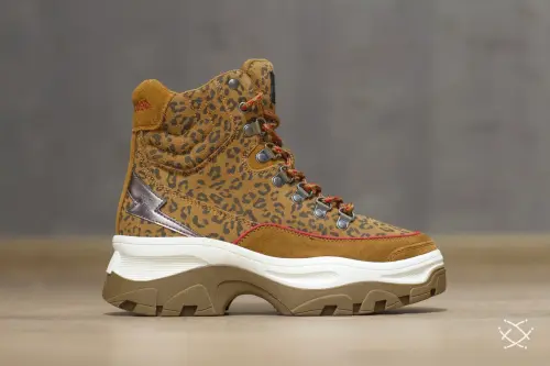 Skechers Master-Strikingly Wild 