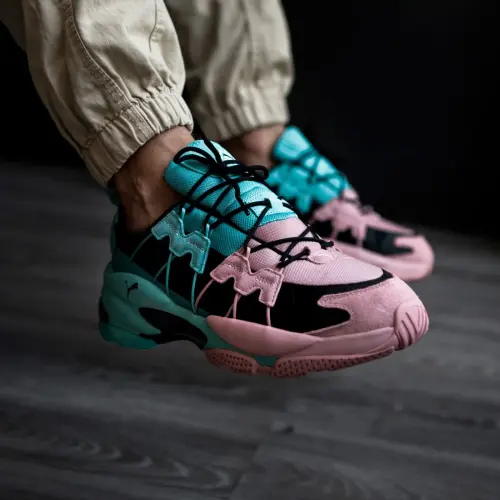 Puma LQD Cell Omega Manga Cult 