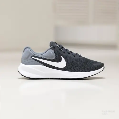 Кроссовки Nike Revolution 7 