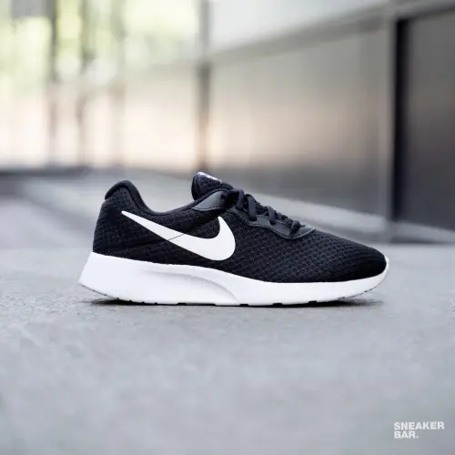 Кроссовки Nike Tanjun 