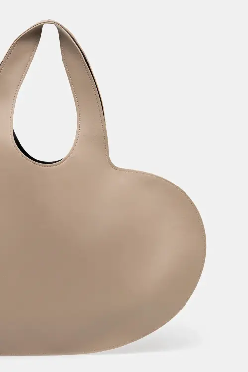 Кожаная сумочка Coperni Heart Tote цвет бежевый